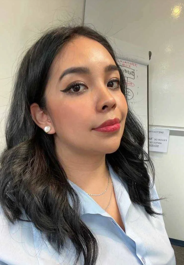 La secretaria se gana los aumentos entregando el culo al jefe main image