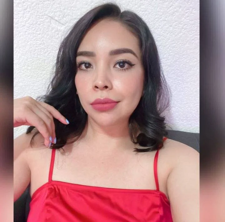 La secretaria se gana los aumentos entregando el culo al jefe image 12