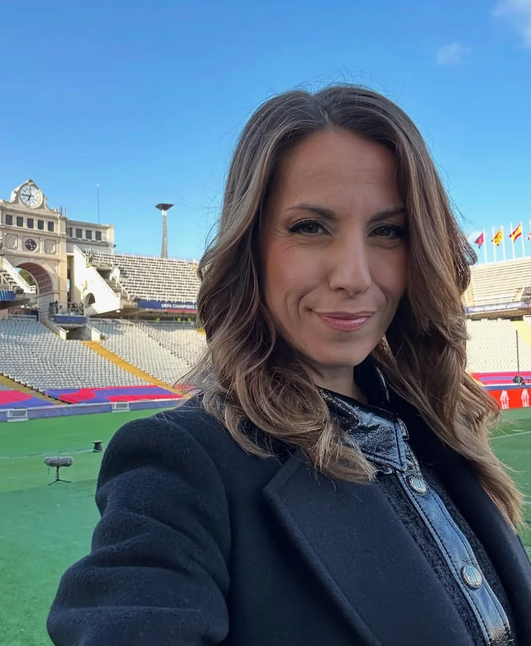 Giulia Mizzoni hot italian journalist image 14