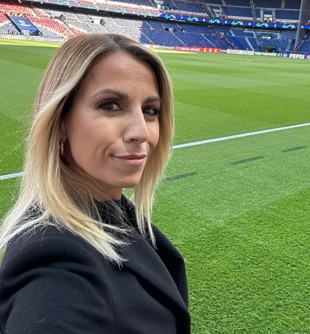 Giulia Mizzoni hot italian journalist image 40