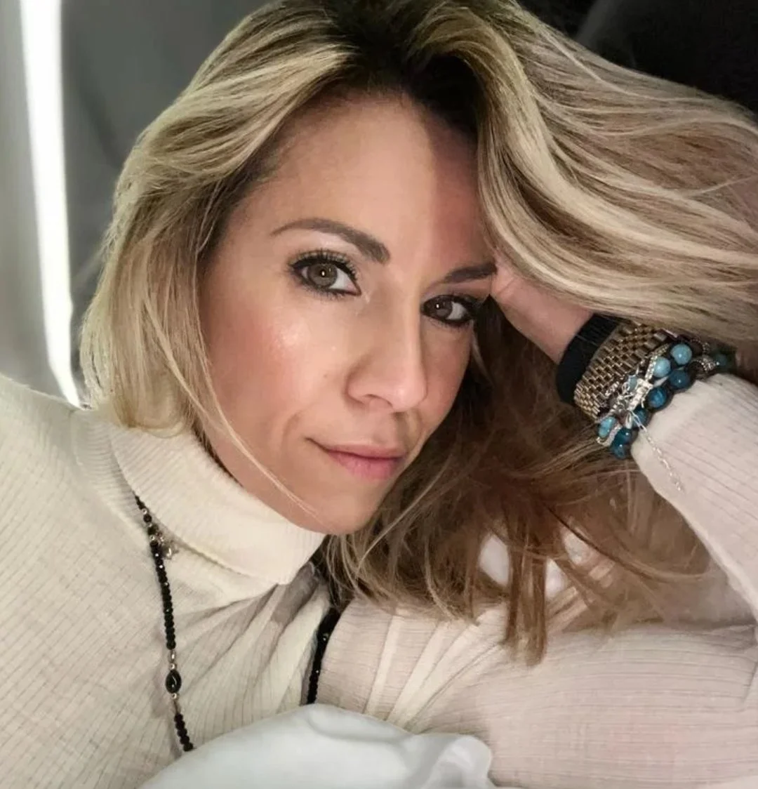 Giulia Mizzoni hot italian journalist image 42