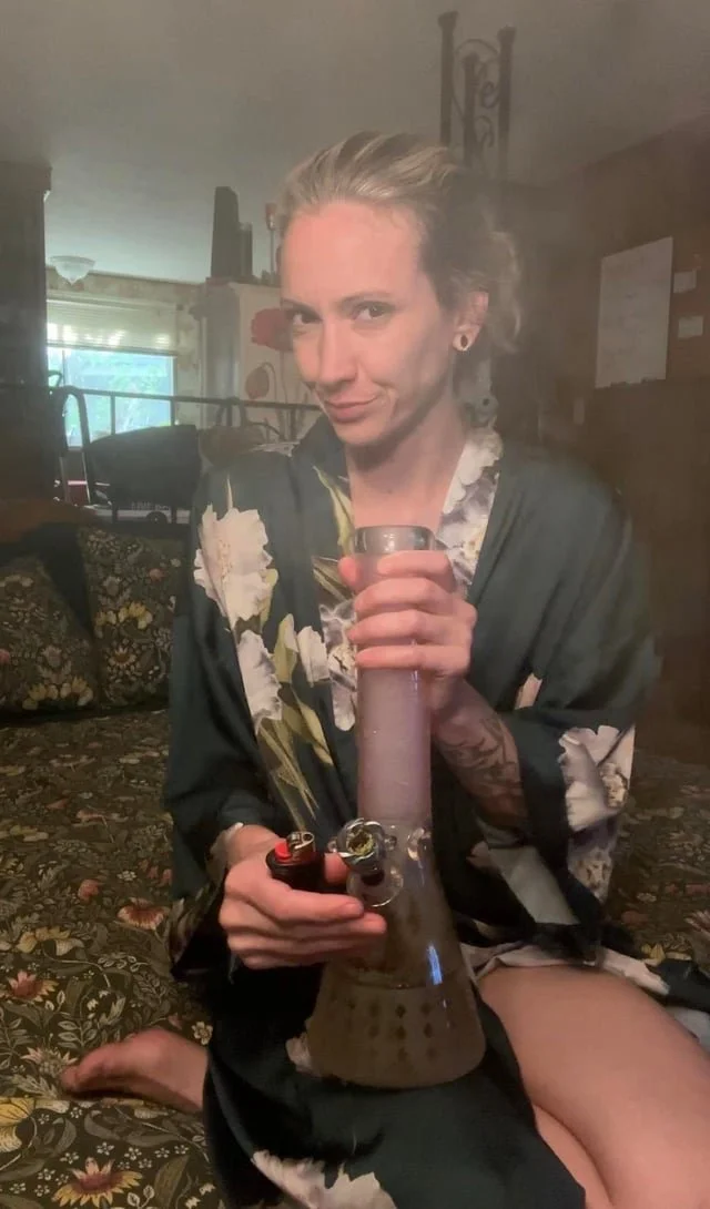 Petite Stoner Chick image 10