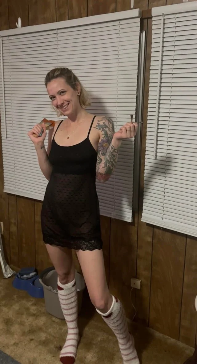 Petite Stoner Chick image 19