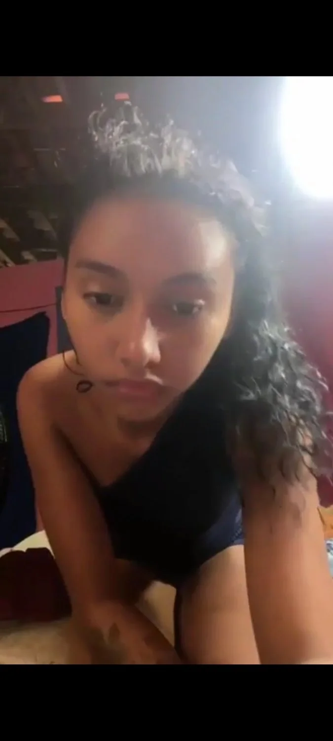 Safada gostosa live image 15