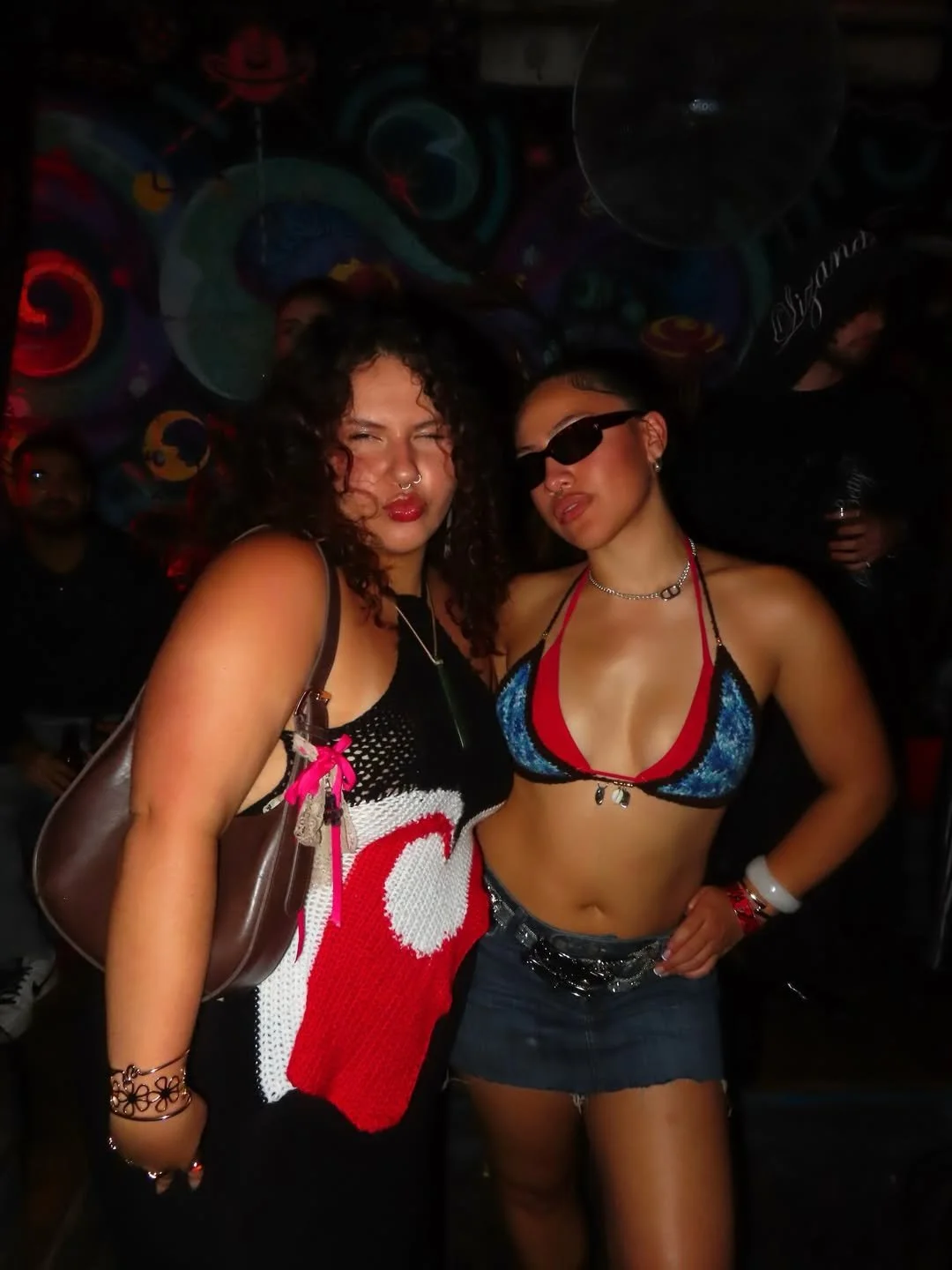 Incredible body DJ Hope image 6