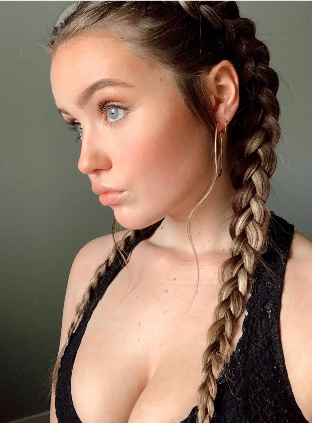 Busty Teen Bop Sadie image 2
