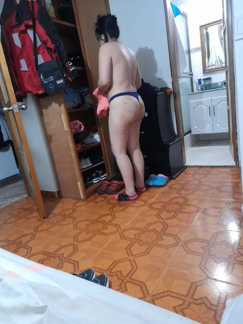 Milf colombiana aporte de su pareja image 10