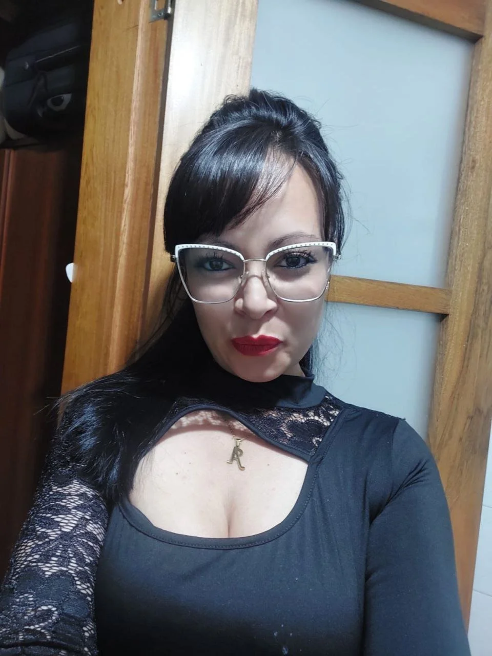 Milf colombiana aporte de su pareja image 4