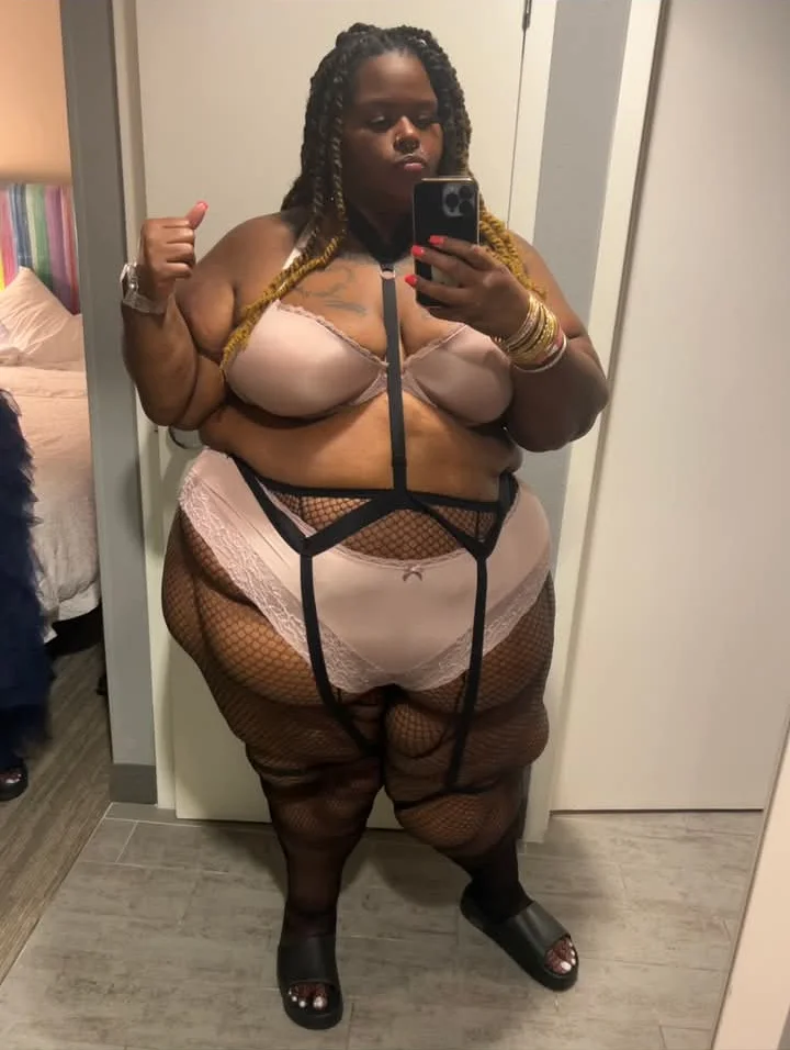Cute Chunky Ebony Bbw Dat Luv Her Ass Out I'd Beat That Asshole Up & I Would Not Pull Out 103 image 46