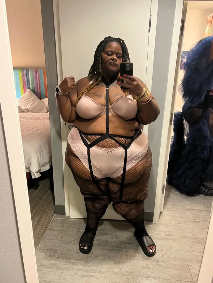 Cute Chunky Ebony Bbw Dat Luv Her Ass Out I'd Beat That Asshole Up & I Would Not Pull Out 103 image 5