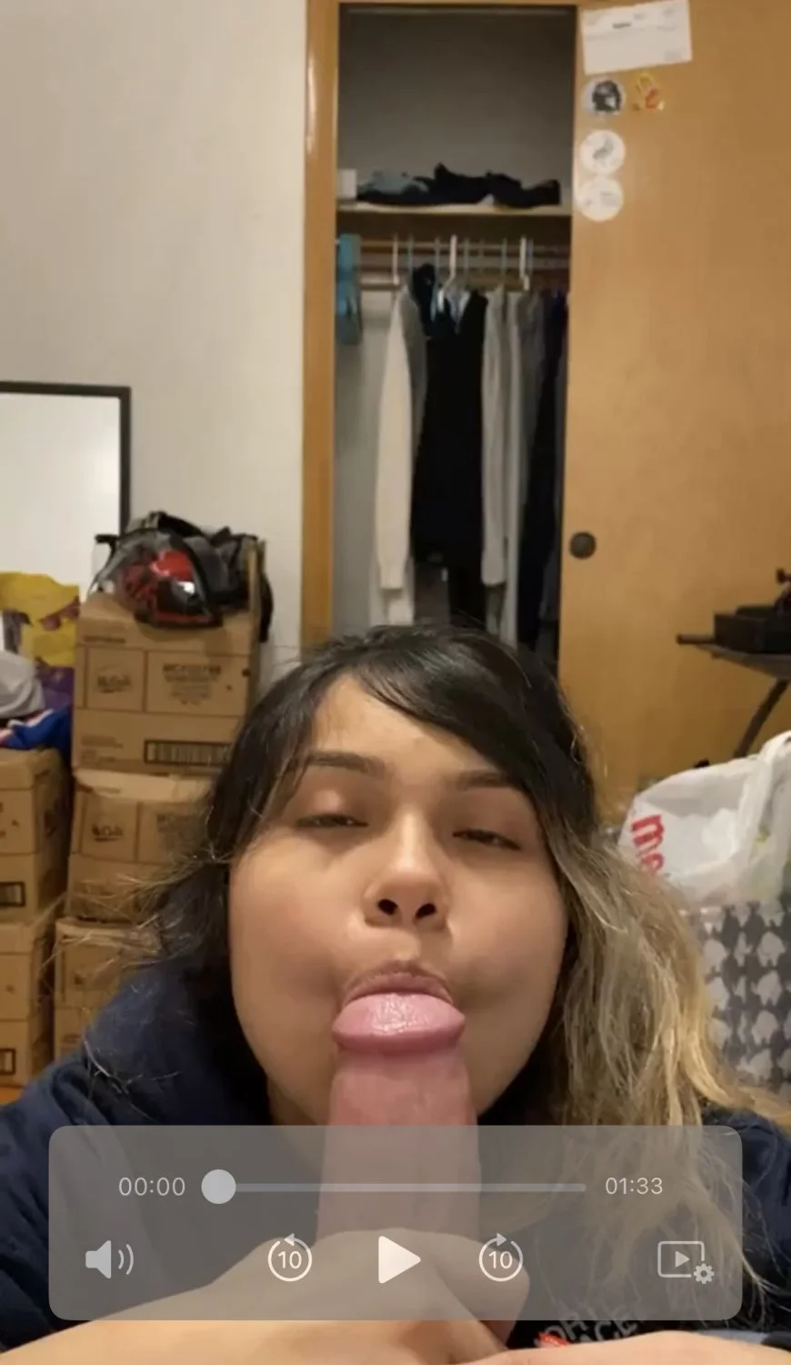 Chicago hotel manager Dm for nudes image 2