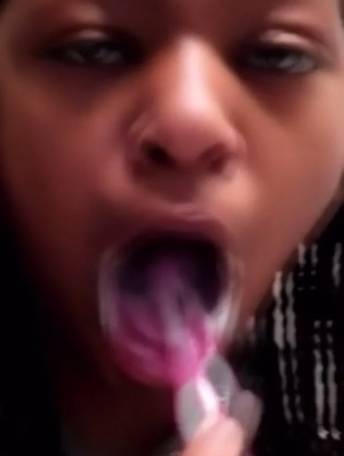 Nutty (maceik) look how she moved in the camera so she knows we can see her throat 🤤💦 image 8