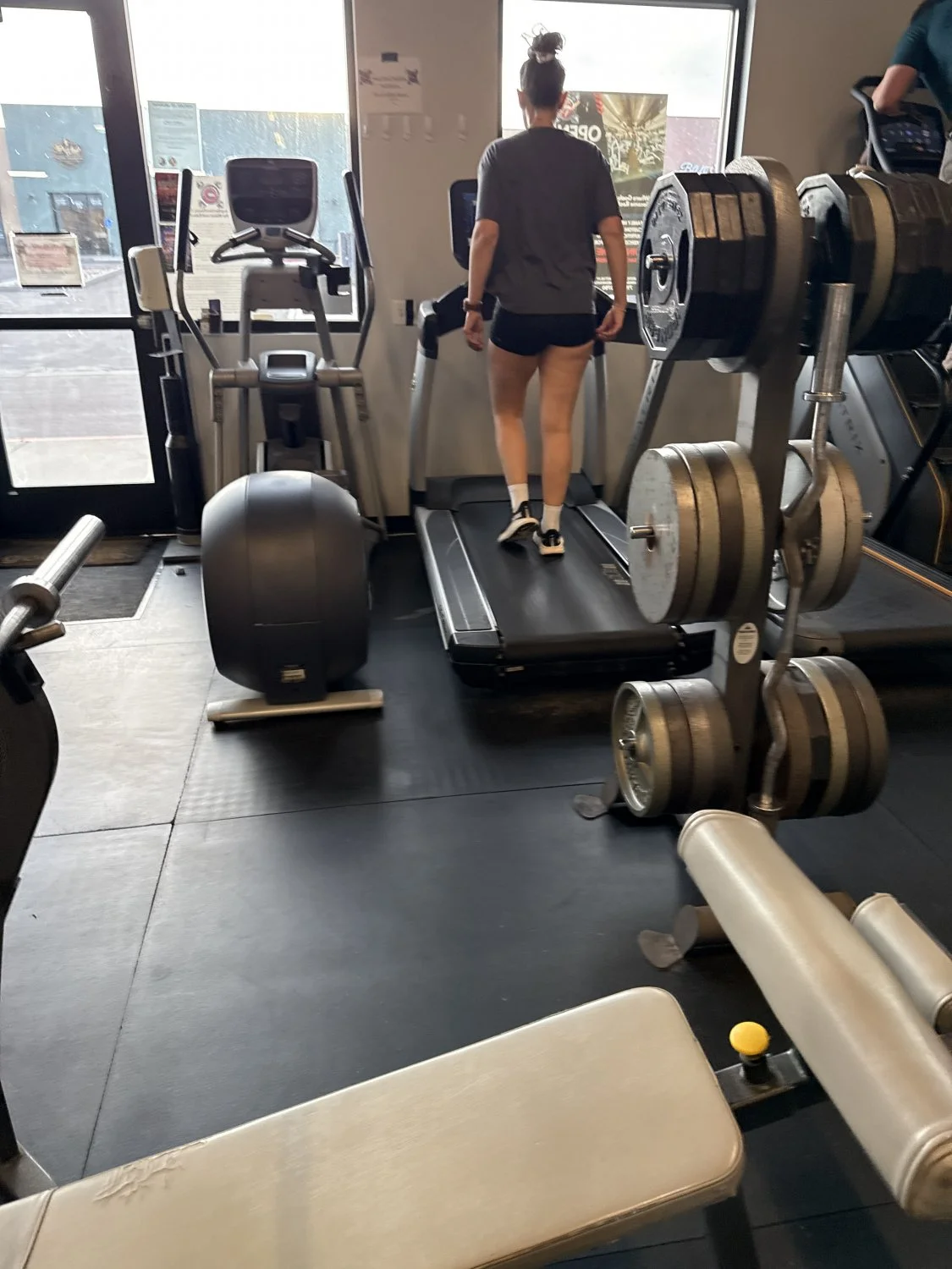 Spy on thick ass at the gym image 5