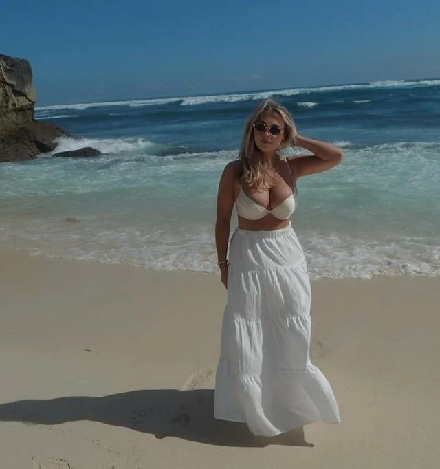 Huge tits hot Dutch slut image 9