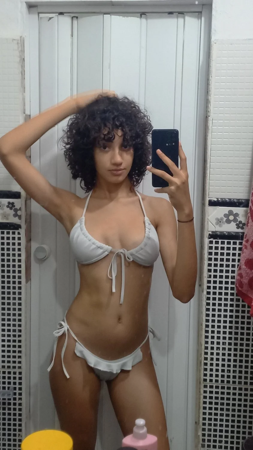 Inscrito vazou a amiga magrinha image 11