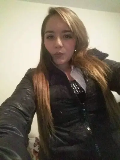 Malparida tetona de 25 años, la perra se llama Natalia y le gusta ser usada como saco de semen cover image