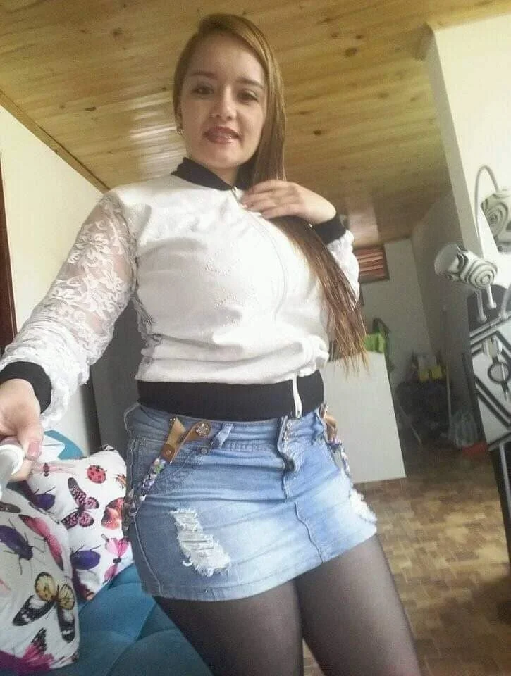 Malparida tetona de 25 años, la perra se llama Natalia y le gusta ser usada como saco de semen image 4