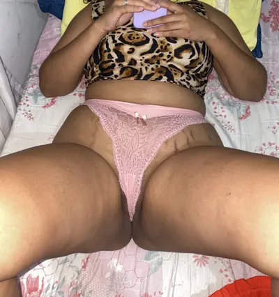 Marido mostrando um flagra gostoso da esposa .... comentem gostosamente pra vir mais ..mande a sua cover image