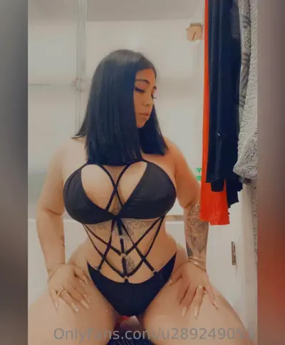 Mi prima tiene página Azul, alguien que me ayude a conseguirlo cover image