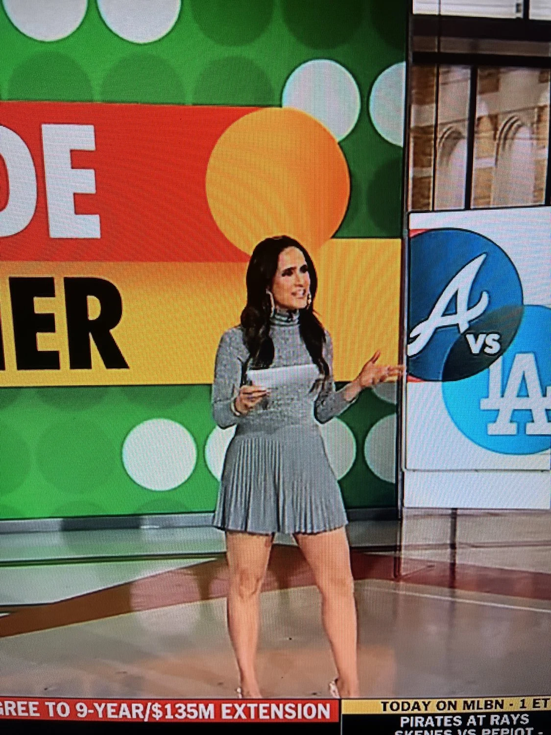 I wonder if Lauren Shehadi knows thousands of dudes jerk off to her when she’s on tv image 4