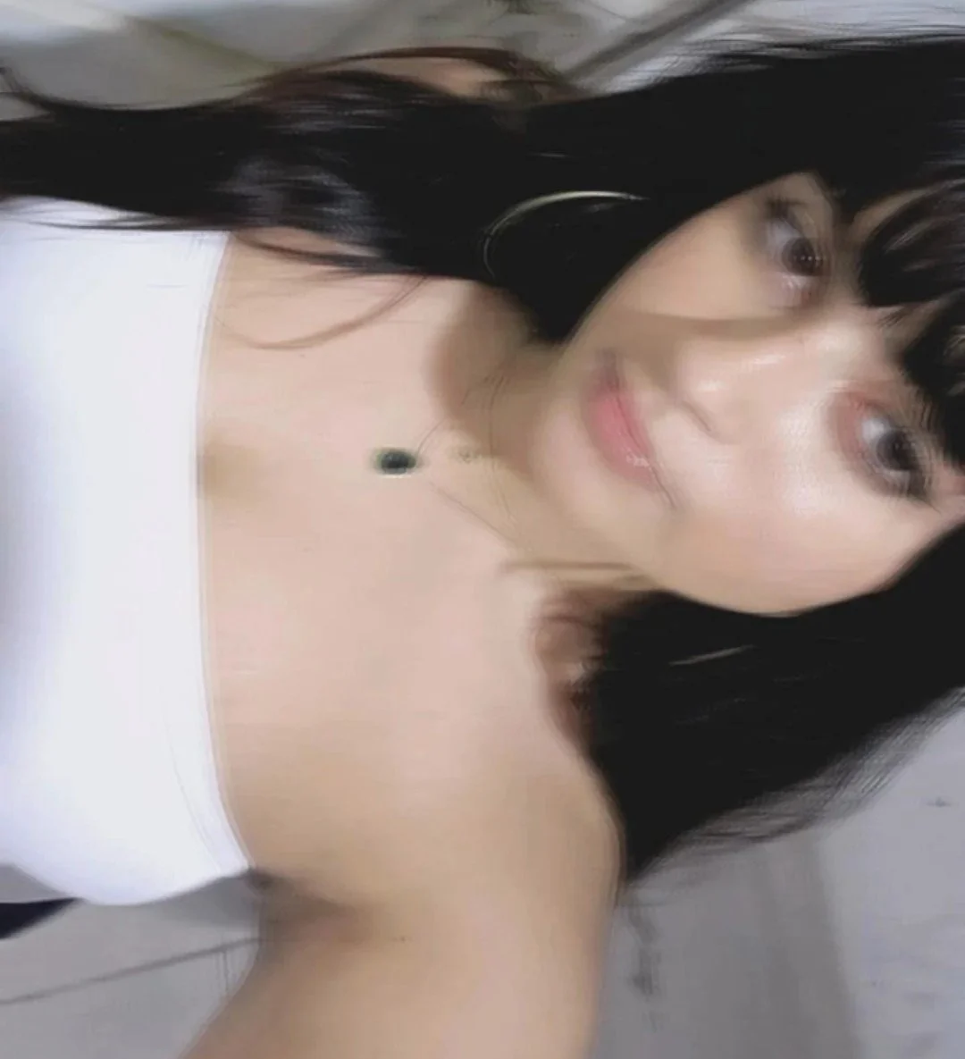 Novinha rabuda vazada por inscrito! putinha gostosa vazou mostrando a buceta de 4 aqui no erome. main image