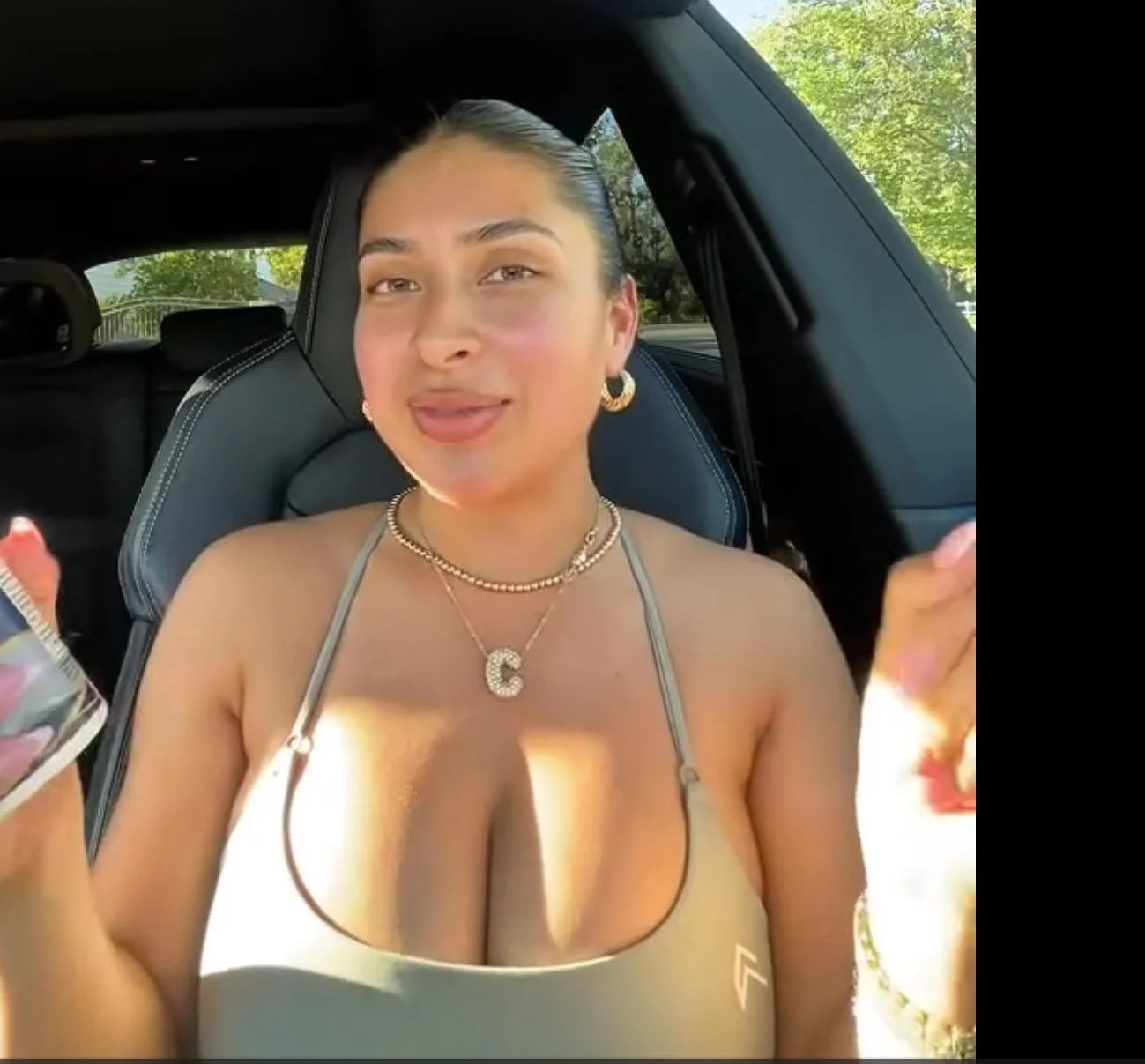 Busty IRL Latina Milf Cynthia image 13