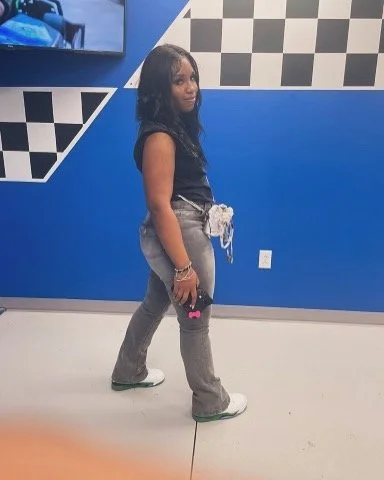 Big booty butter face teen image 5