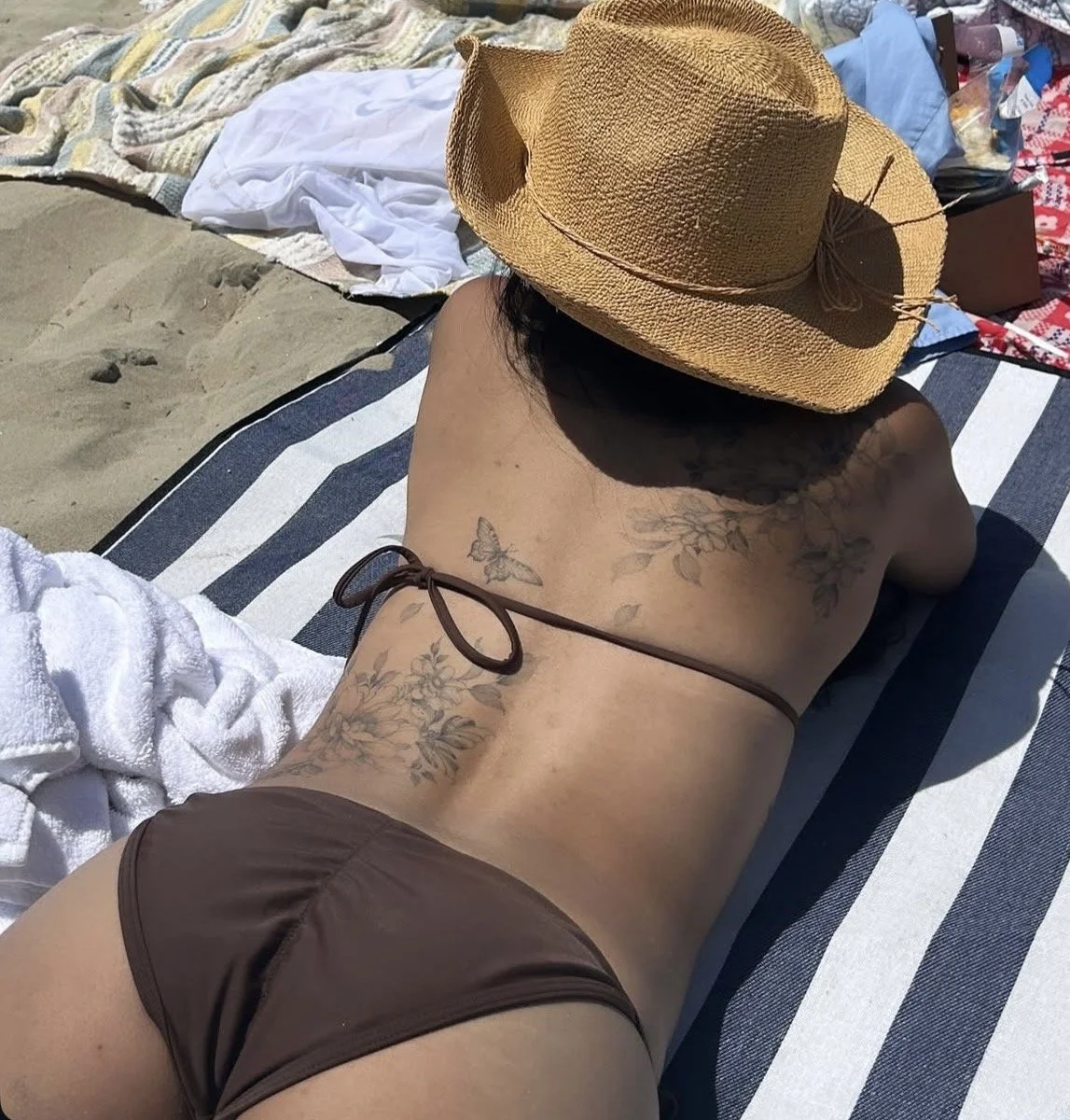 Morena de rico cuerpo y un delicioso culo image 11