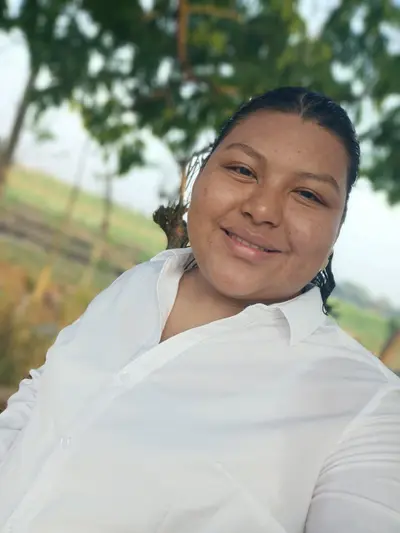 Esta apunto de acabar para ser maestra y ara su recidencia en una escuela creen que me engañe cover image