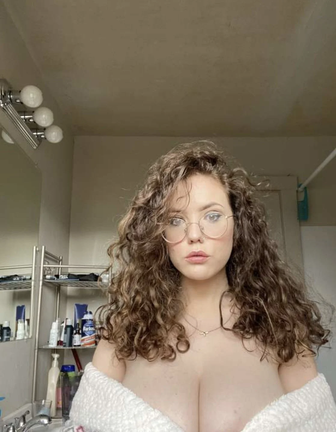 Laura exposing her big tits image 3