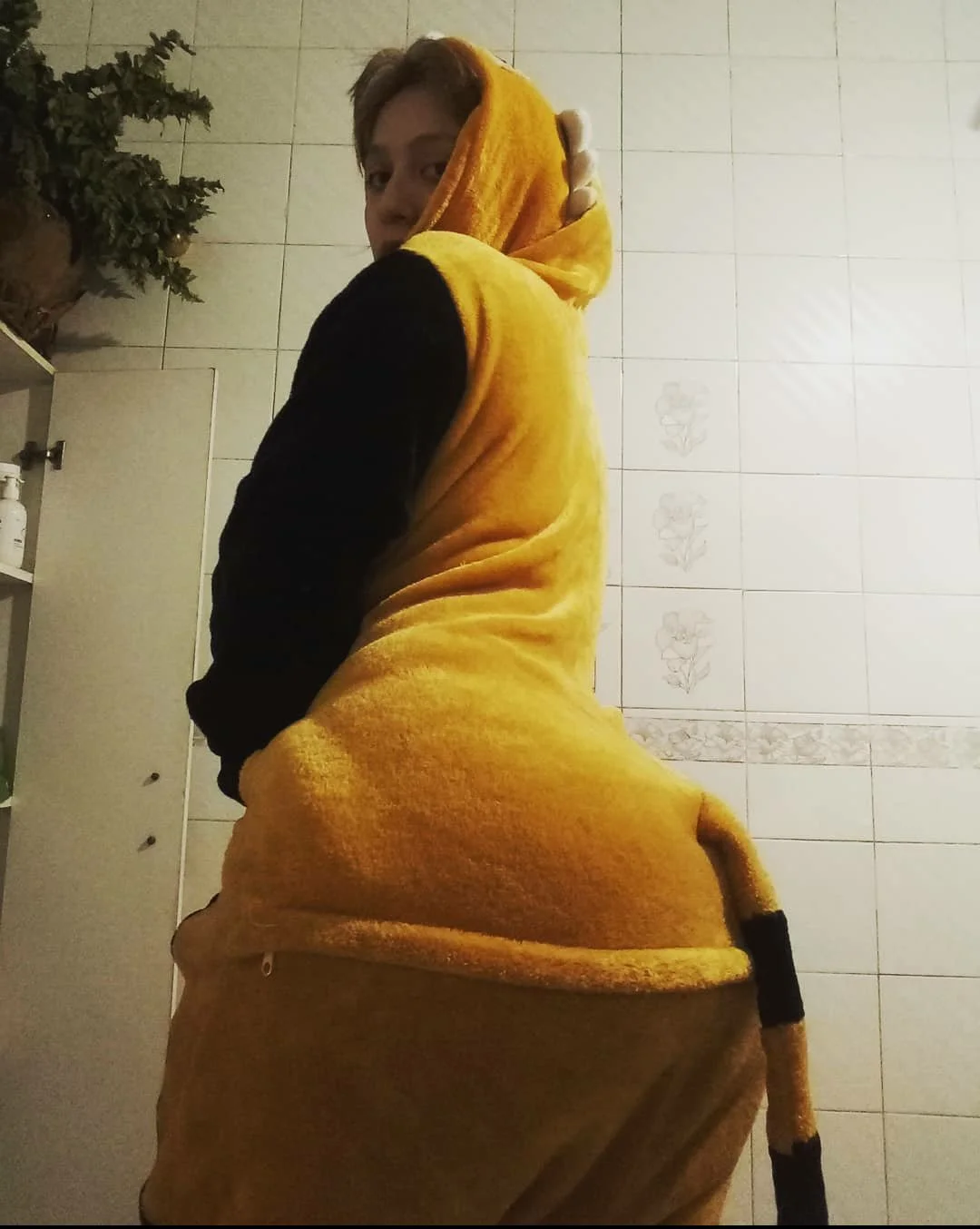 aphwom big fat ass and natural tits part. 3 main image