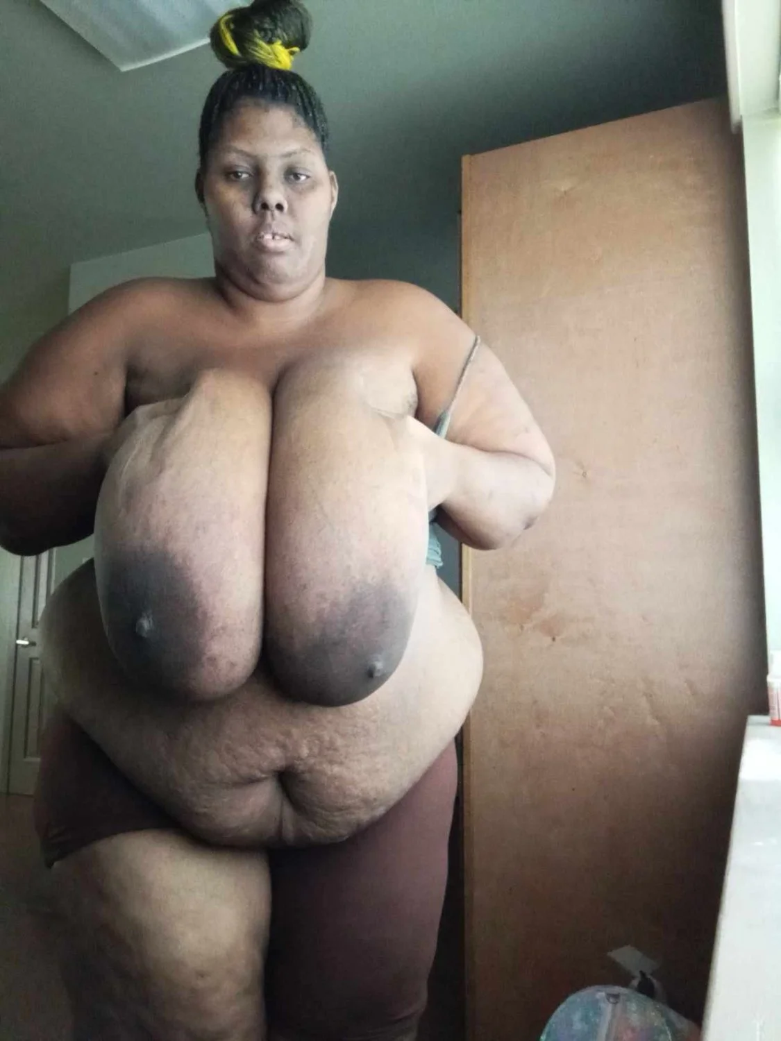 E.A.M.G. Big Titty Dump 6 image 28