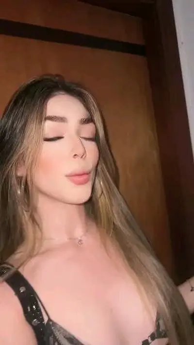 Nova video e foto na Melody...Melody muito linda e deliciosa cover image