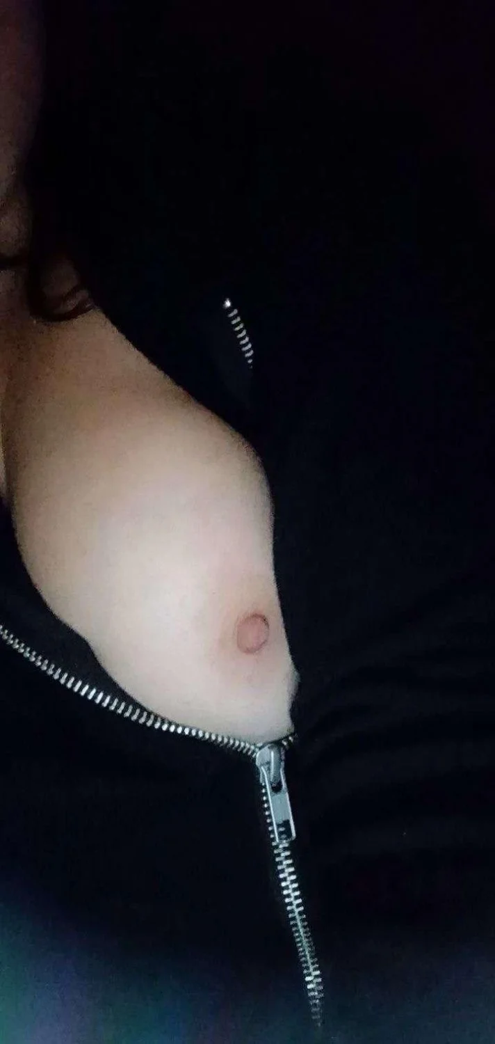 Big titty teen nudes leaked main image