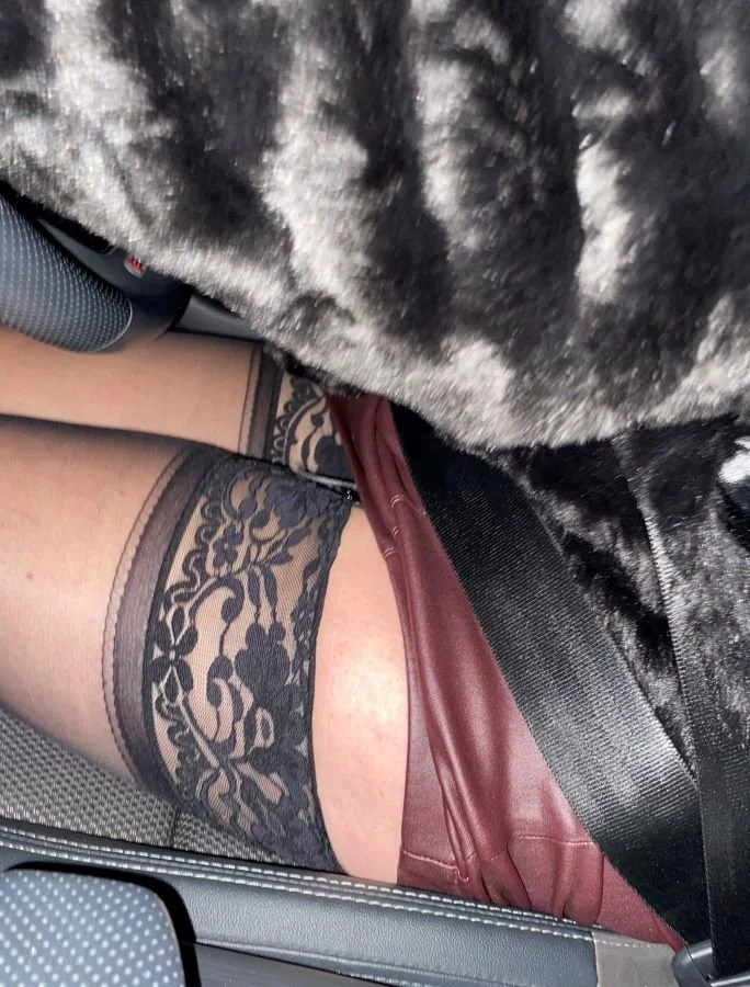 My chubby uk wife in stockings for comments image 6