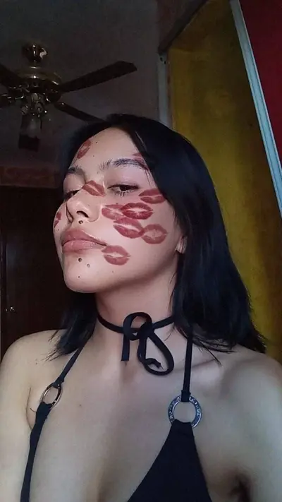 Besos💜💋✨ cover image