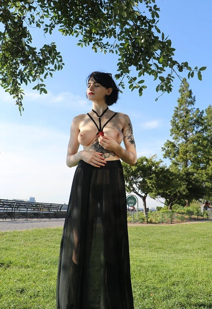 Gorgeous Goth 🦇 image 2