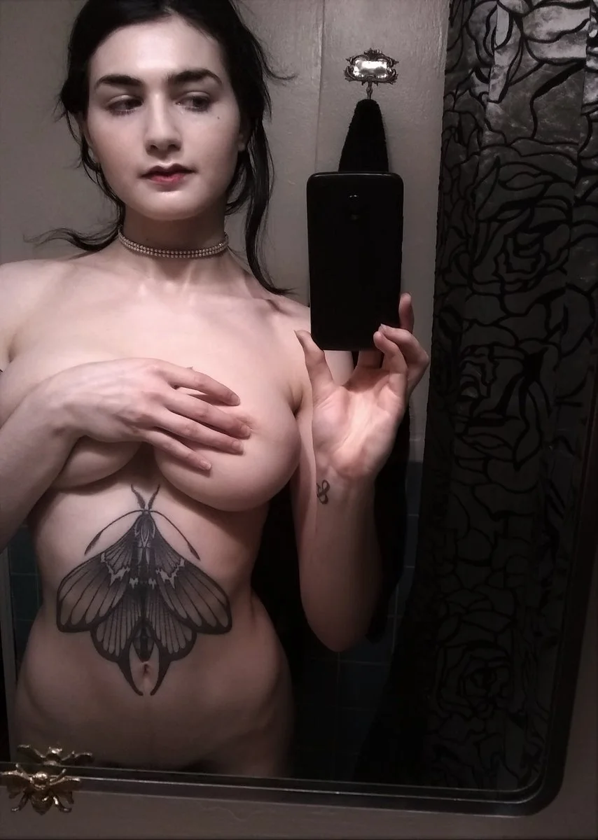 Gorgeous Goth 🦇 image 32