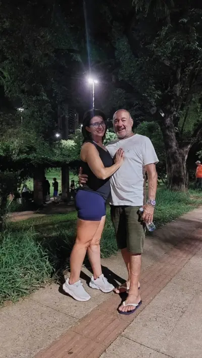 Coroa muito gostosa, adora se exibir com roupas de academia. Rabuda cover image