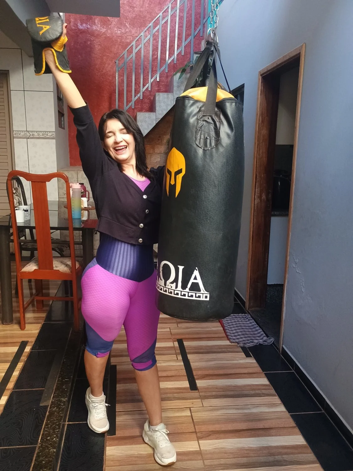 Coroa muito gostosa, adora se exibir com roupas de academia. Rabuda image 10