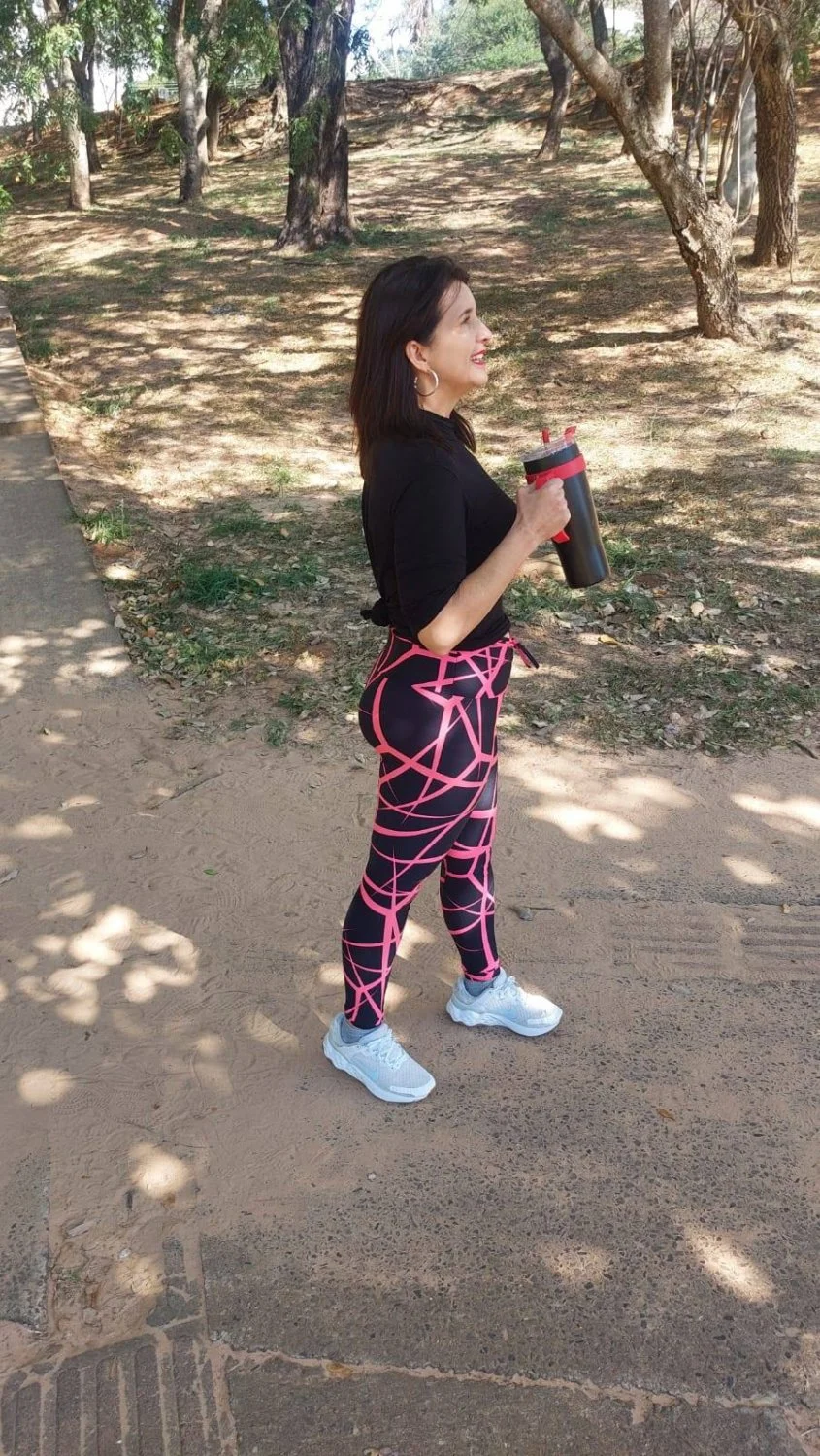 Coroa muito gostosa, adora se exibir com roupas de academia. Rabuda image 17