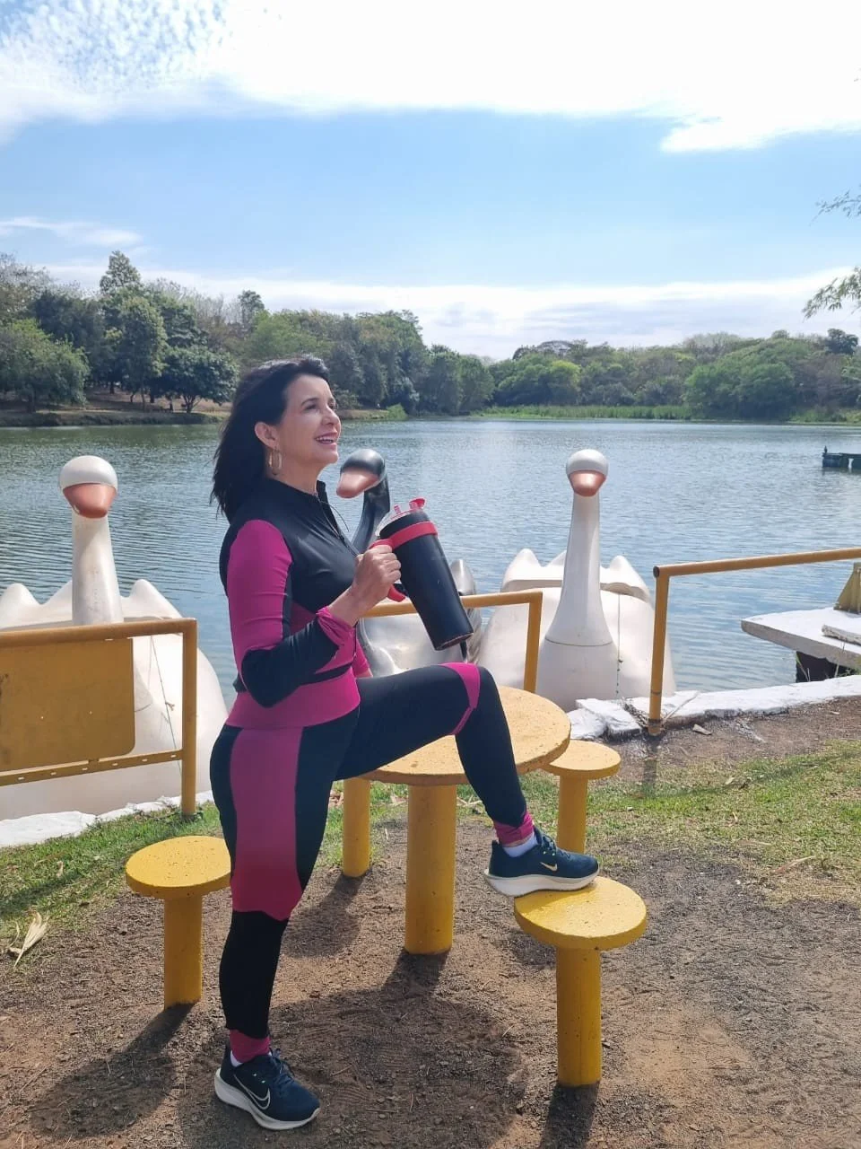 Coroa muito gostosa, adora se exibir com roupas de academia. Rabuda image 26