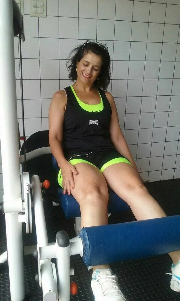 Coroa muito gostosa, adora se exibir com roupas de academia. Rabuda image 45