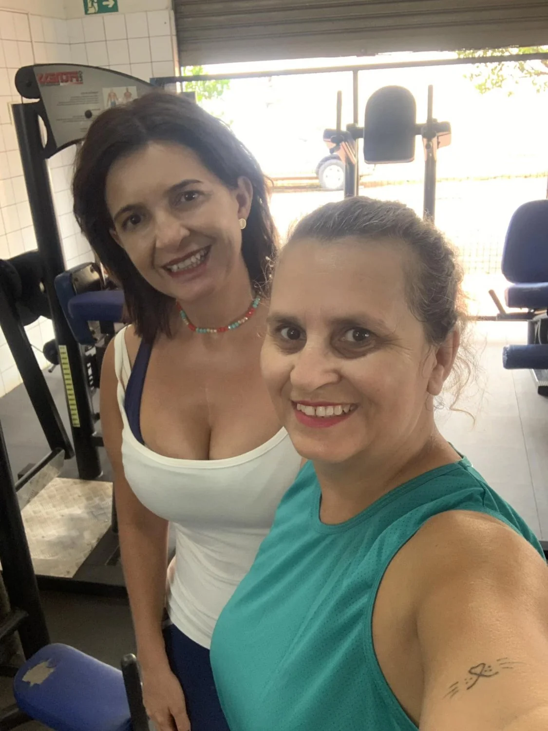 Coroa muito gostosa, adora se exibir com roupas de academia. Rabuda image 46