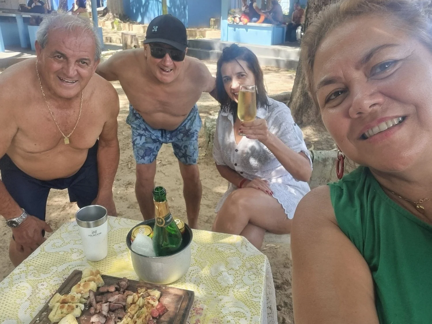 Coroa muito gostosa, adora se exibir com roupas de academia. Rabuda image 6