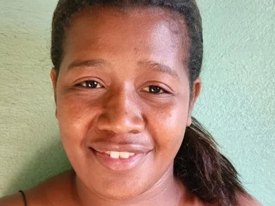 Maman a une couleur noire intéressante image 1