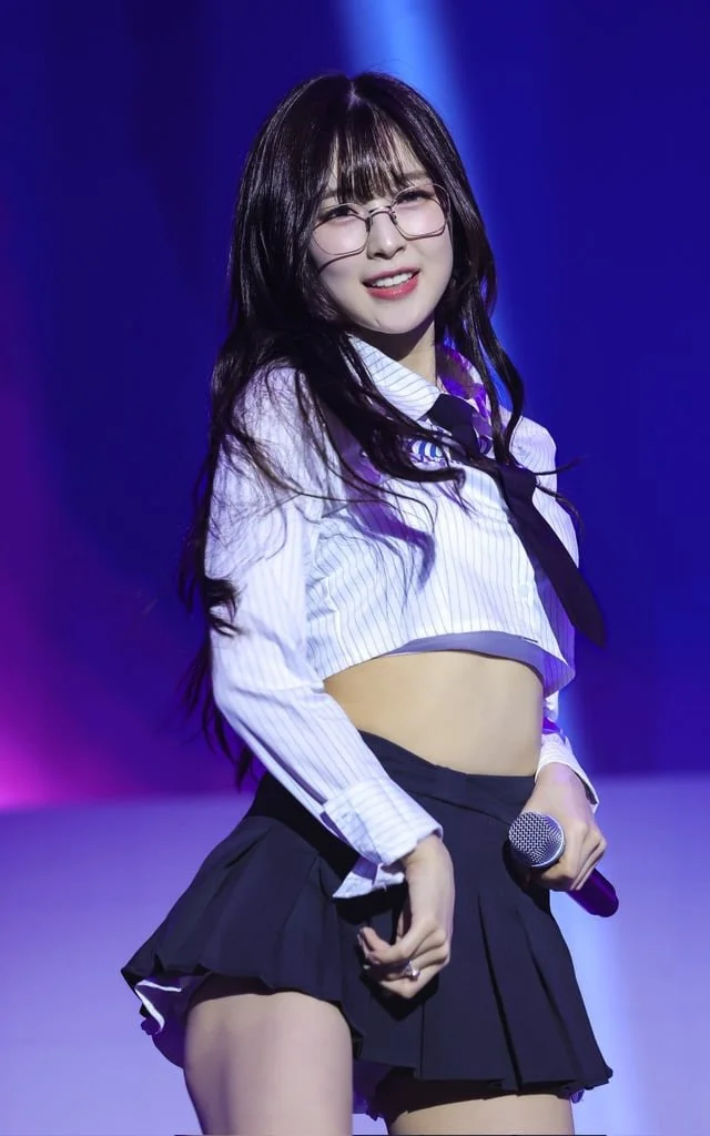 School girl Arin Ass image 2