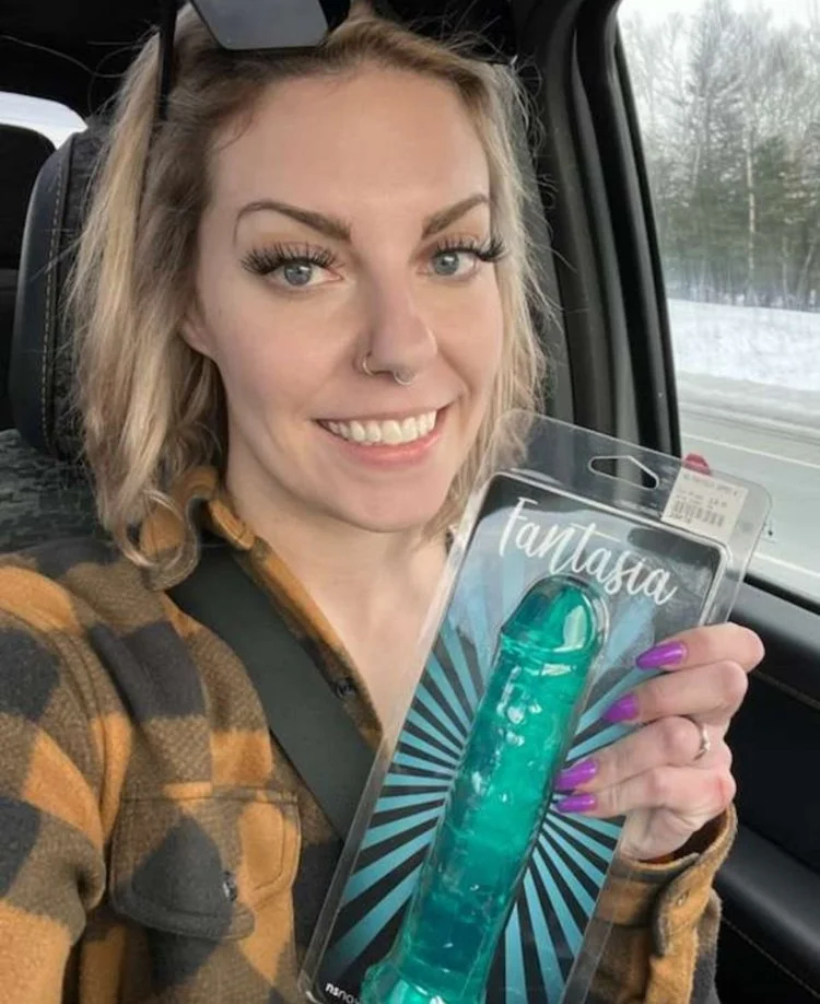 a Robyn in Canada means spring and a slut wife have appeared. image 3
