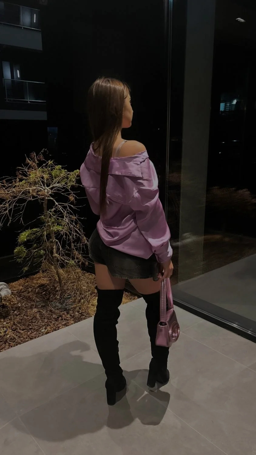 Cute Romanian baddie Roxana image 10