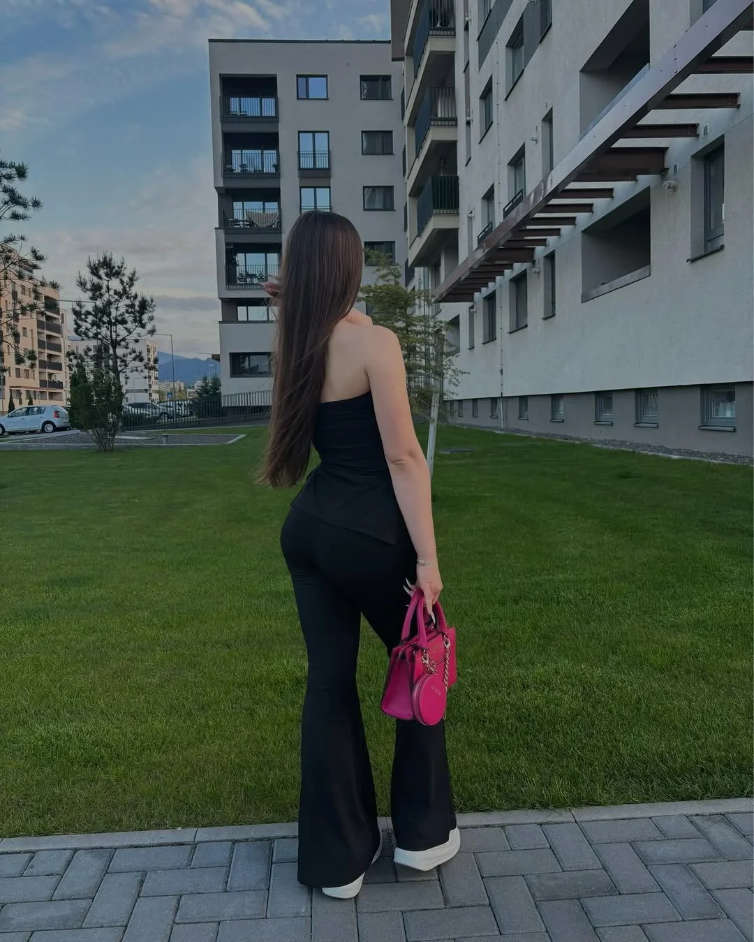 Cute Romanian baddie Roxana image 4